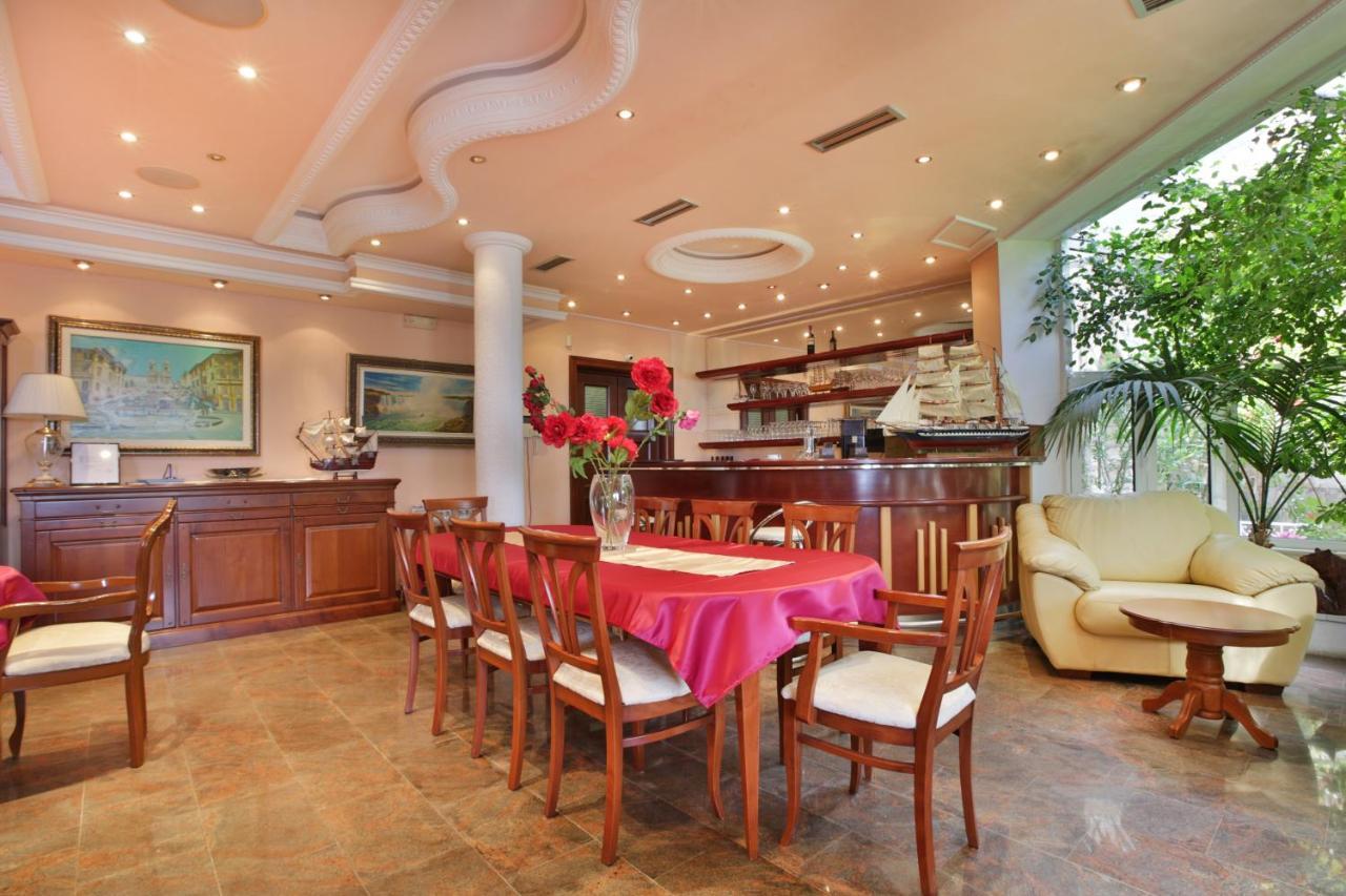 Royal Holiday Apartments Sveti Stefan Dış mekan fotoğraf