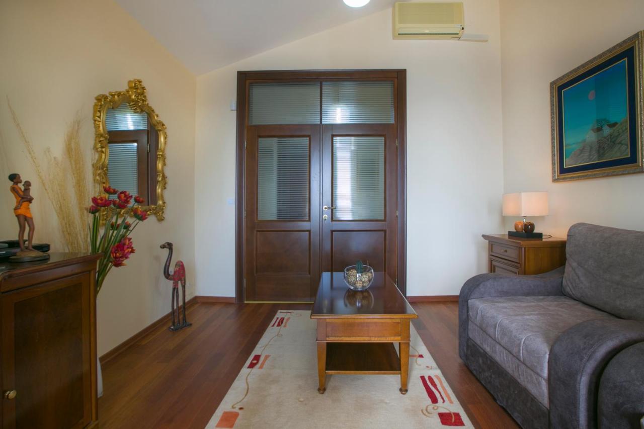 Royal Holiday Apartments Sveti Stefan Dış mekan fotoğraf