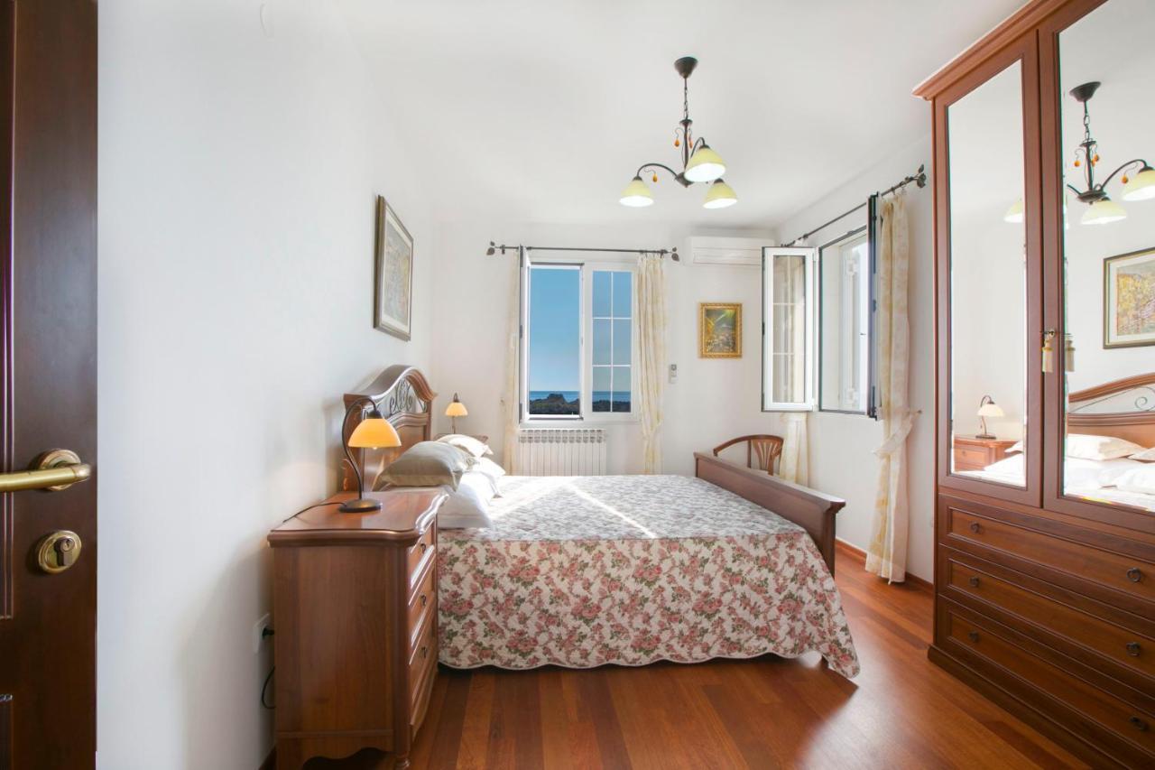 Royal Holiday Apartments Sveti Stefan Dış mekan fotoğraf