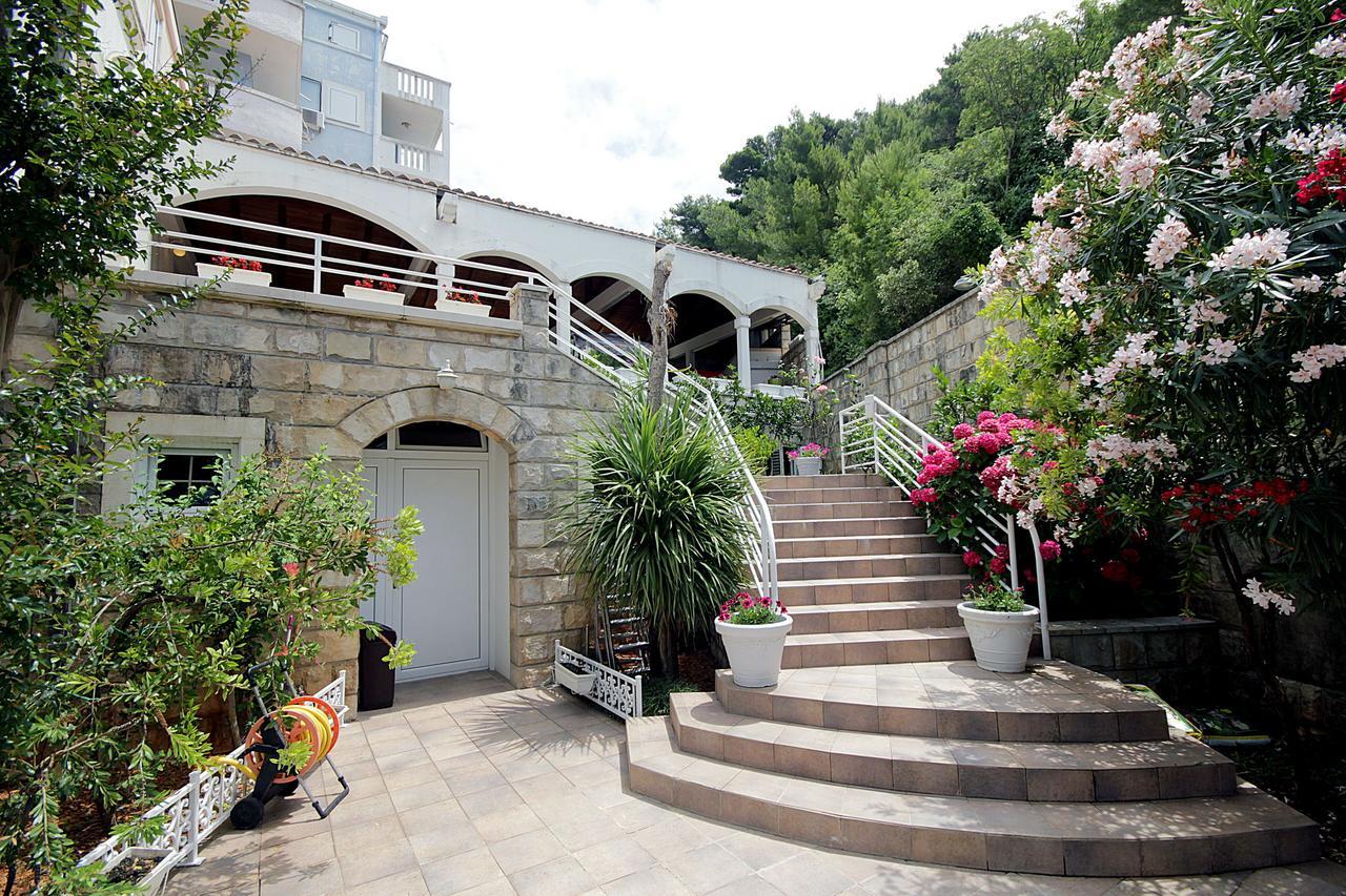 Royal Holiday Apartments Sveti Stefan Dış mekan fotoğraf