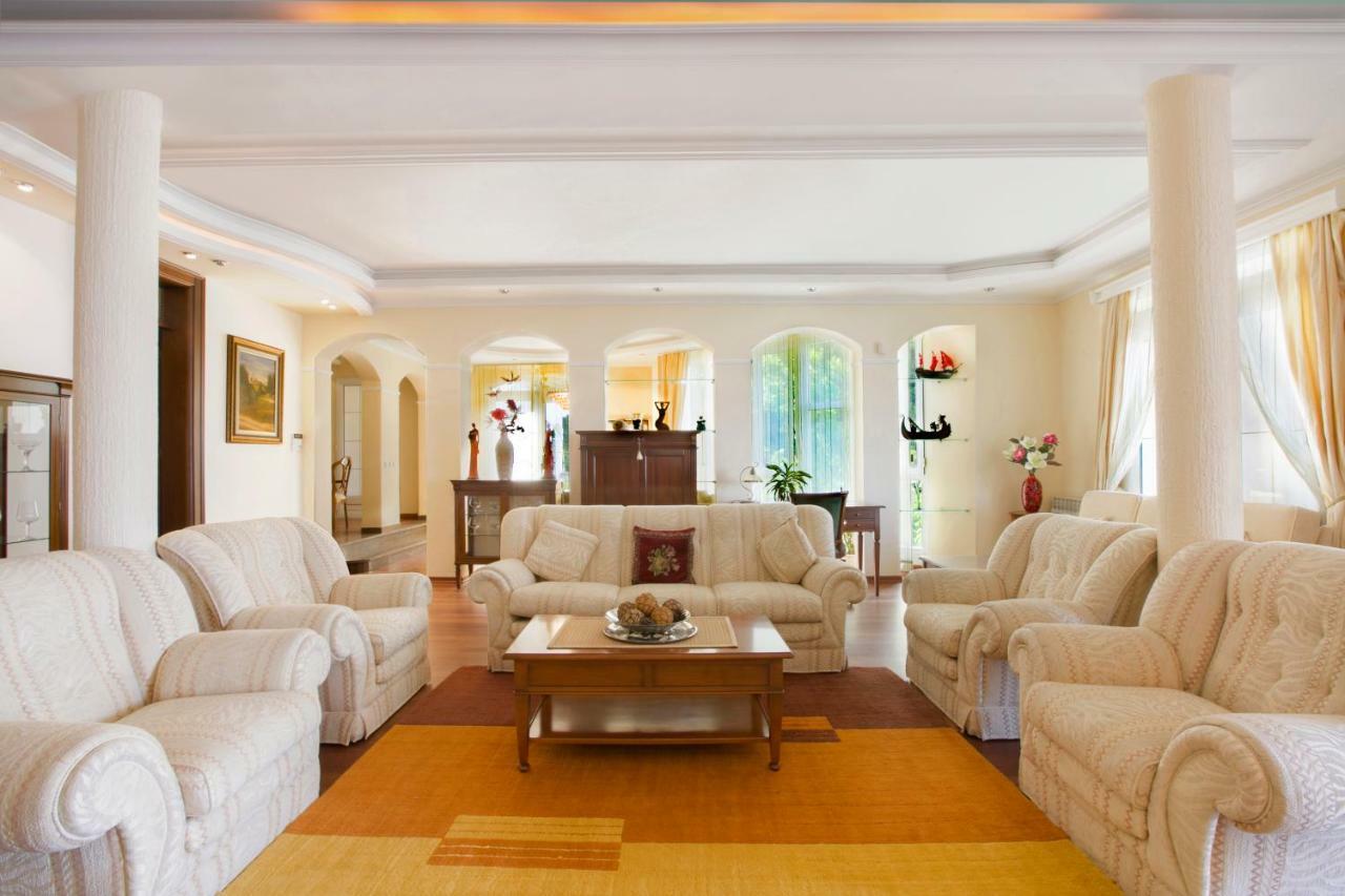 Royal Holiday Apartments Sveti Stefan Dış mekan fotoğraf